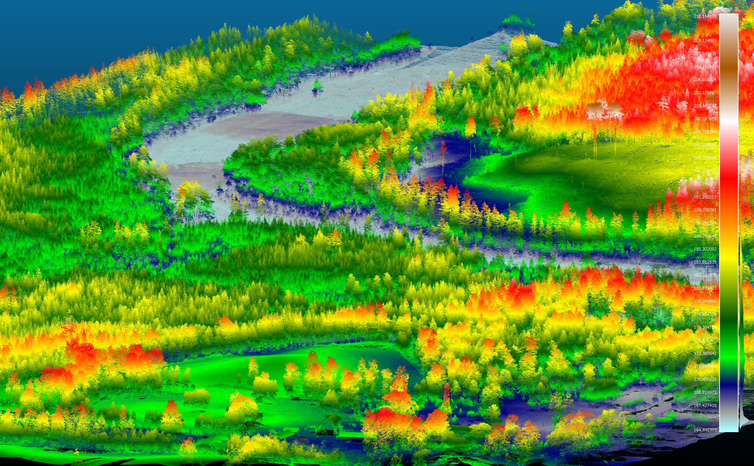 Färgsatt LiDAR-punktmoln som visualiserar höjdskillnader i terrängen och vegetationen. LiDAR-punktmoln med höjdvisualisering