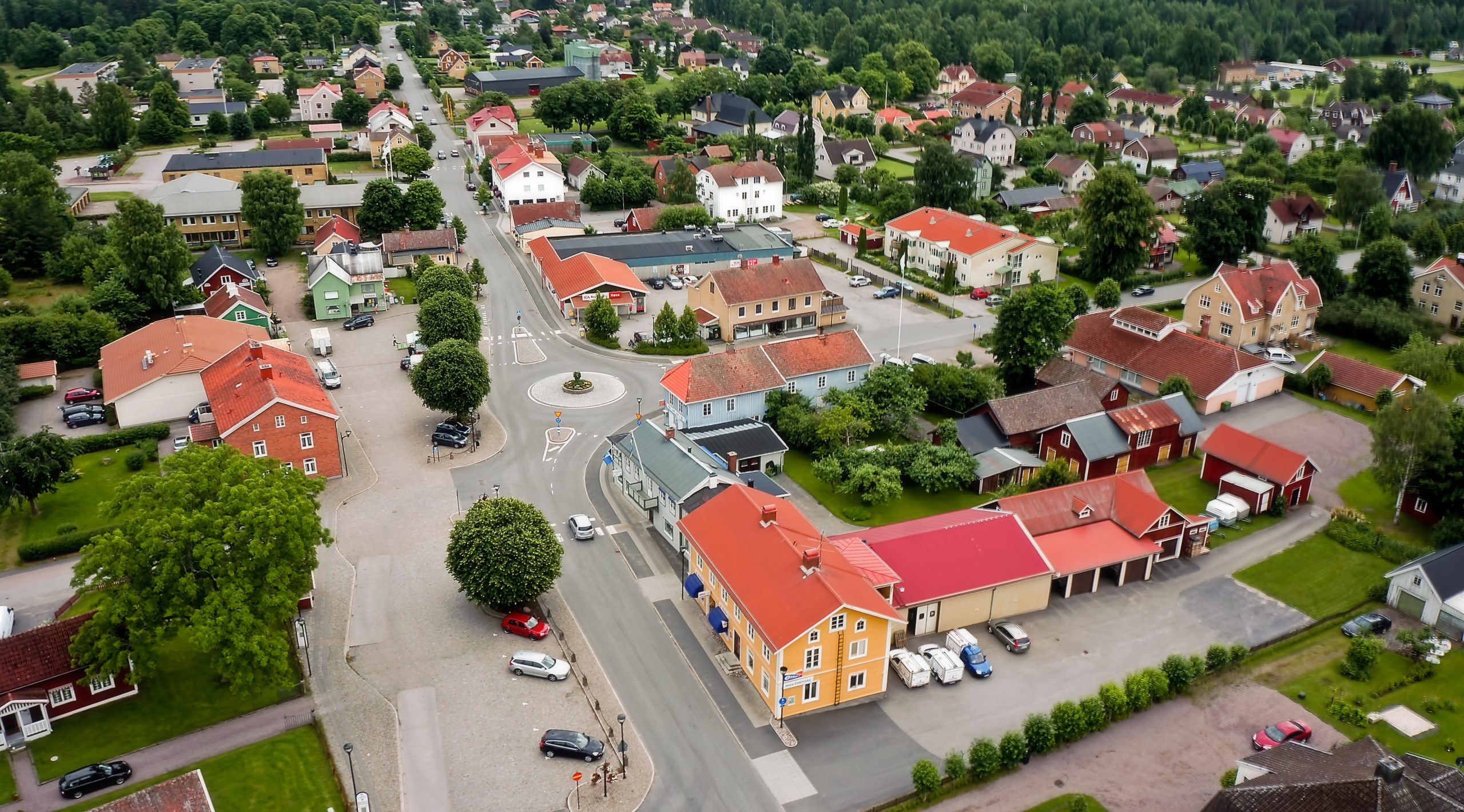 Flygfoto över Hova centrum Högupplöst flygfoto över Hova centrum taget med professionell drönare.